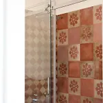 Garibaldi - Boutique With Breakfast Included - Jacuzzi Available