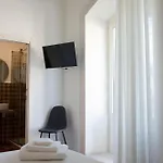 Garibaldi - Boutique With Breakfast Included - Jacuzzi Available 招待所 罗索利尼