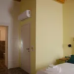 Garibaldi - Boutique With Breakfast Included - Jacuzzi Available