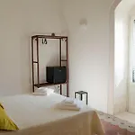 Garibaldi - Boutique With Breakfast Included - Jacuzzi Available 3*