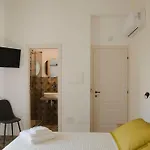 招待所 Garibaldi - Boutique With Breakfast Included - Jacuzzi Available 罗索利尼
