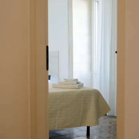 Garibaldi - Boutique With Breakfast Included - Jacuzzi Available 3*