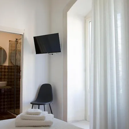 Garibaldi - Boutique With Breakfast Included - Jacuzzi Available Gæstehus Rosolini