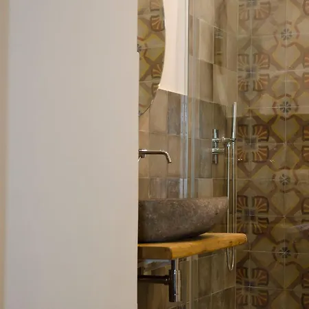 Garibaldi - Boutique With Breakfast Included - Jacuzzi Available Gæstehus Rosolini