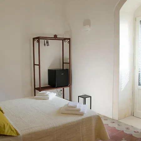 Garibaldi - Boutique With Breakfast Included - Jacuzzi Available 3*