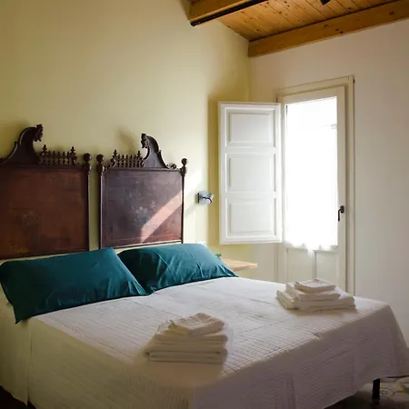Garibaldi - Boutique With Breakfast Included - Jacuzzi Available Gæstehus Rosolini
